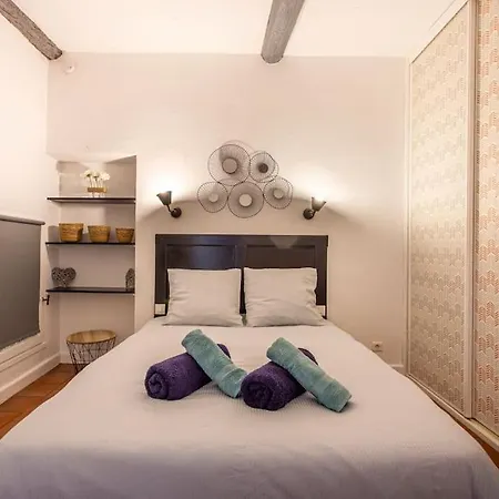 Appartement Charme Du Vieil Antibes, Au Calme 2/4pers. *