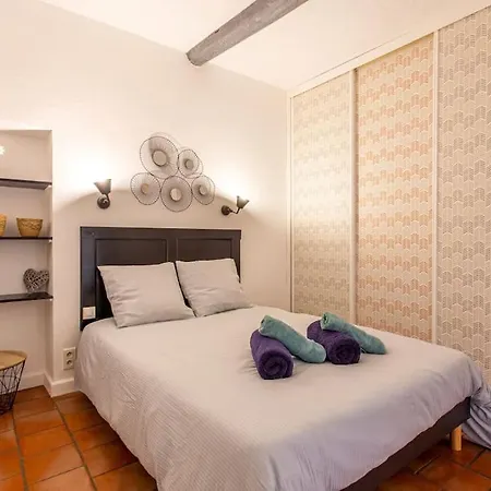Appartement Charme Du Vieil Antibes, Au Calme 2/4pers. *